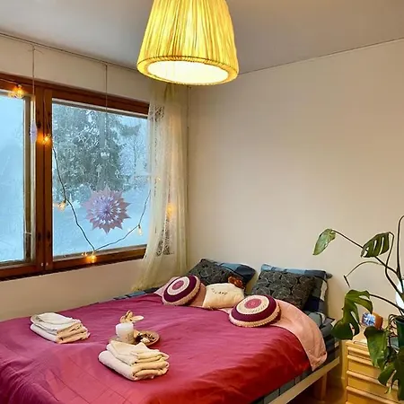 Апартаменты Joy - Cosy 950m From The Train Station