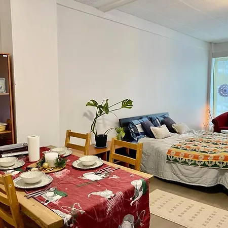 Joy - Cosy 950m From The Train Station Апартаменты