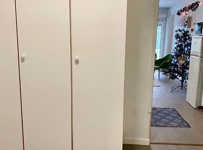 Joy - Cosy 950m From The Train Station Апартаменты *