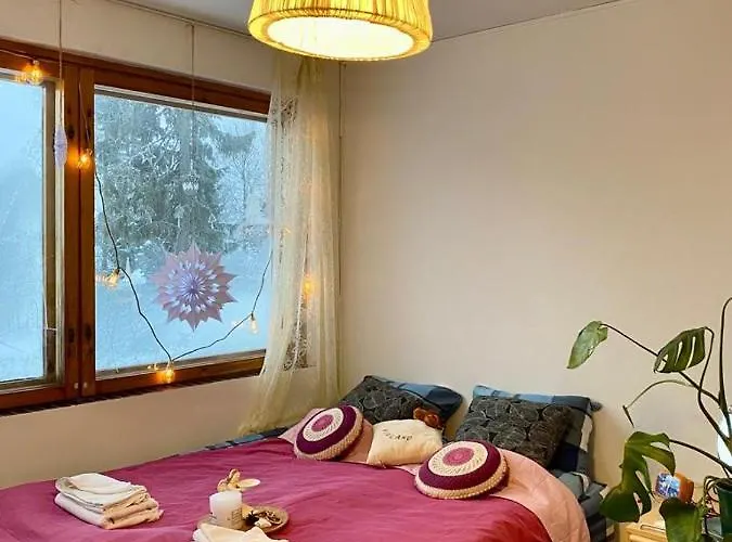 Апартаменты Joy - Cosy 950m From The Train Station