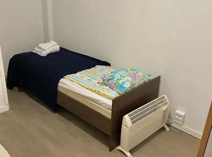 Joy - Cosy 950m From The Train Station Апартаменты